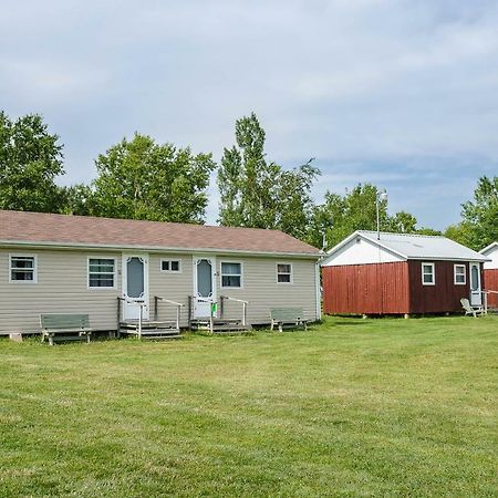 Rachel'S Motel And Cottages Surrey Extérieur photo